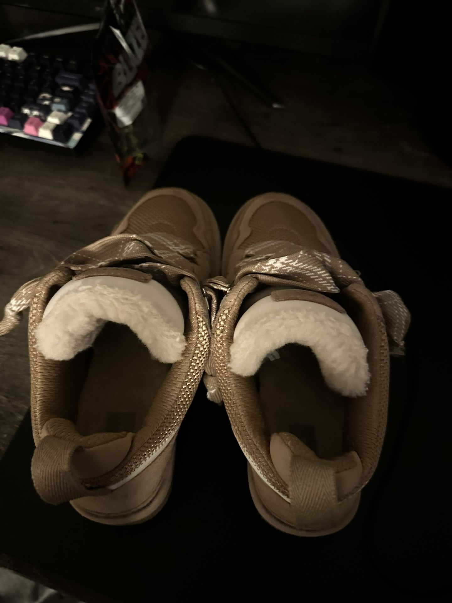 UGG lowmel
