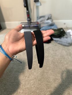 grey headband and black one