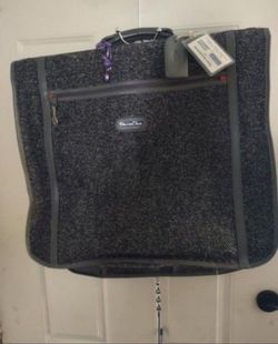 Four piece luggage oscar de la renta  good shape
