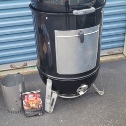 Weber Smokey Mountain 22” Smoker – Used ONCE + BBQ Starter Kit! 🍖