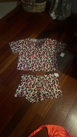 Women’s medium workout outfit