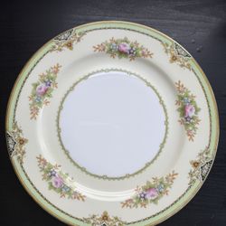 (8) Meito China Large Dinner Plates