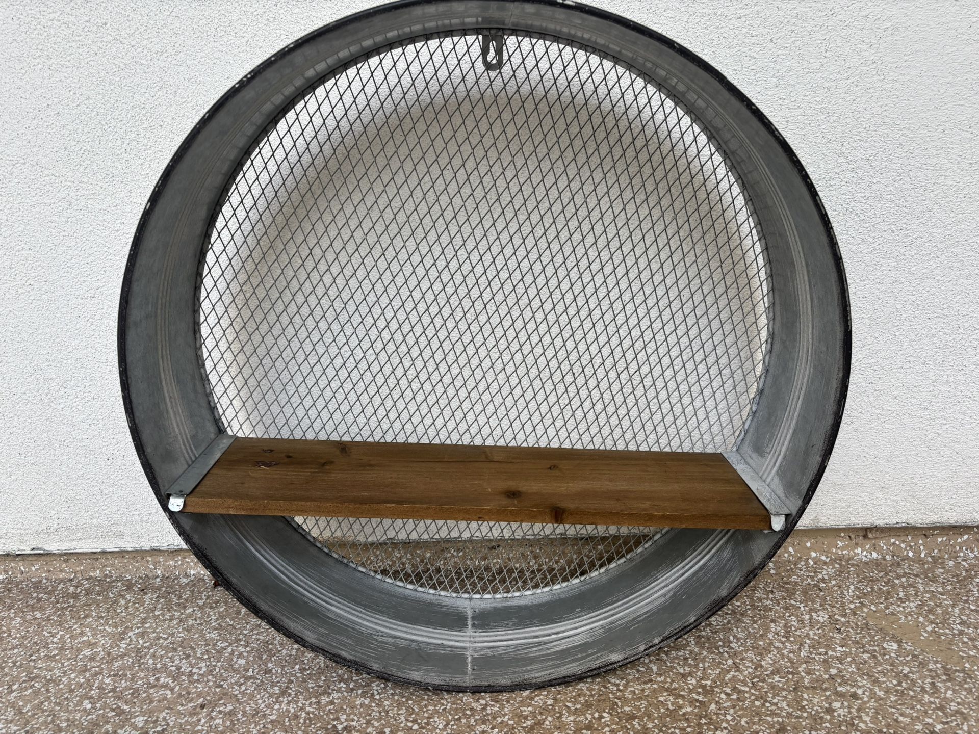 Round Wall Shelve 21”dia