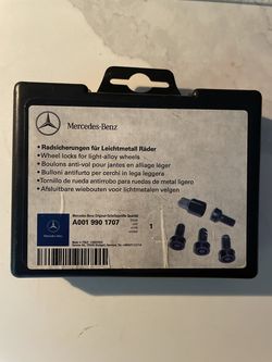 Mercedes-Benz wheel lock