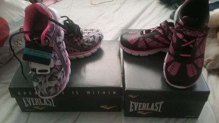 2 pair everlast shoes kids s12/s13 30 both or 20 each firm