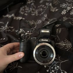 Kodak Pixpro Az252 Camera Bundle