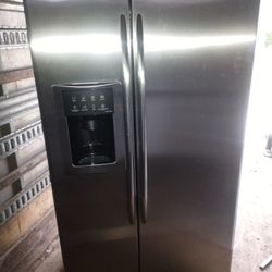 GE PROFILE REFRIGERATOR 