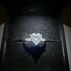 Moissanite Diamond Women’s Heart Ring Size 7
