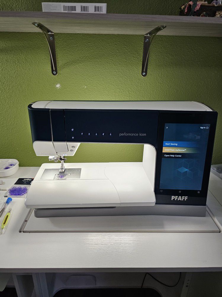Pfaff Proformance Icon Sewing Machine