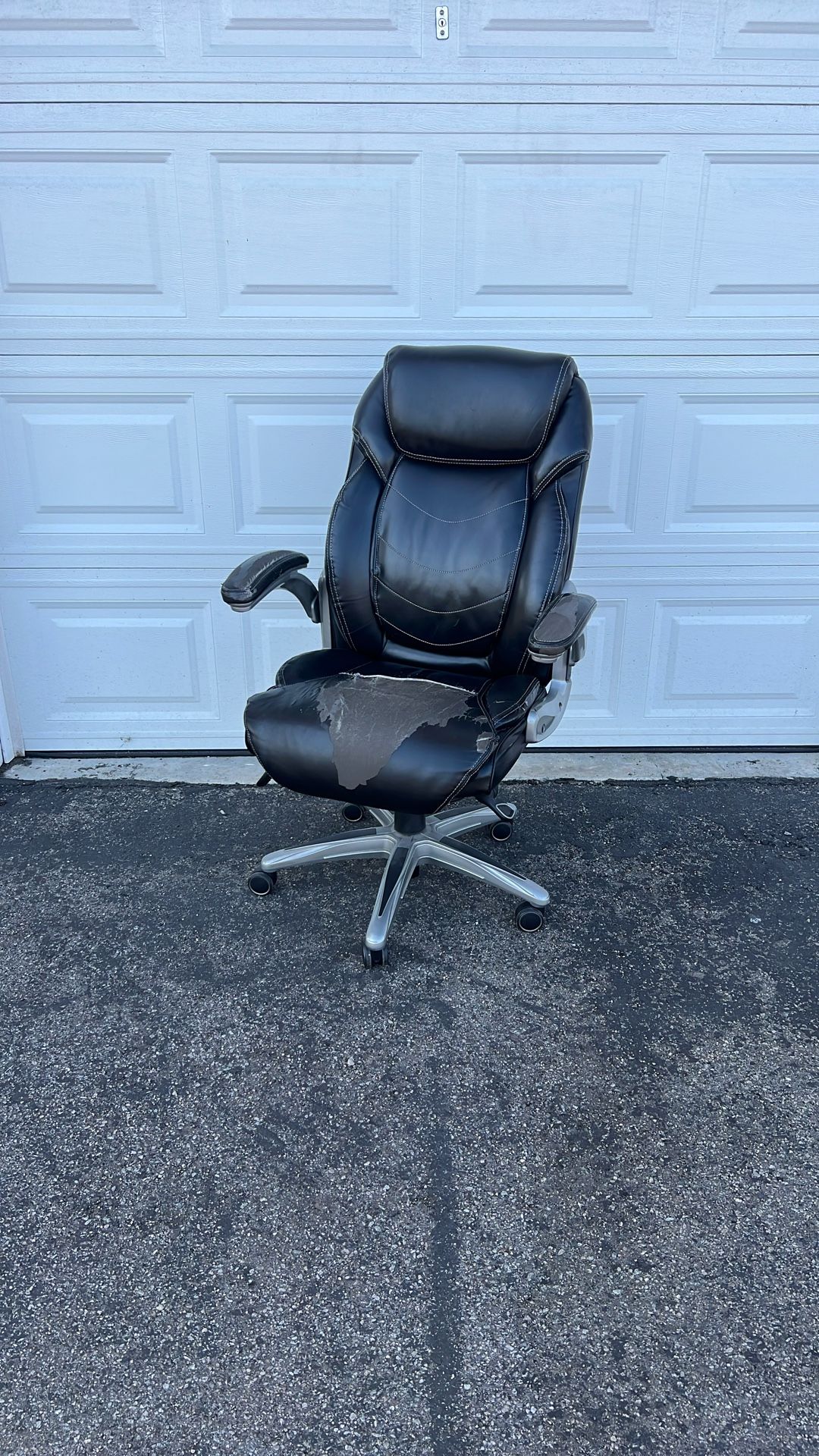 Free office or gaming chair