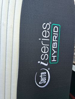 Queen size serta memory foam matress with Boxpring free Delivery