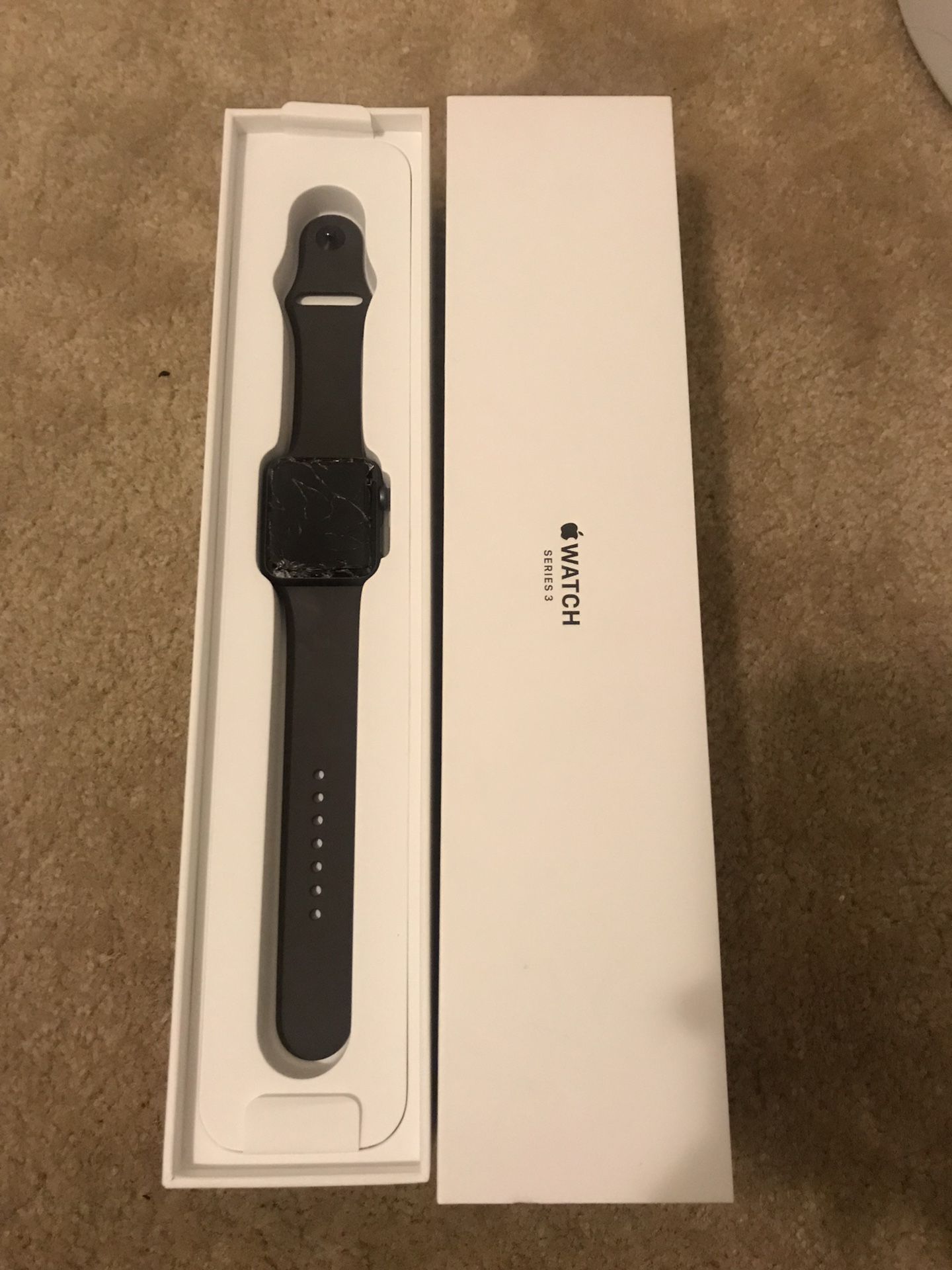 Cracked Apple Watch Series 3 (42mm)