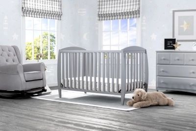 *New* Delta Children Taylor 4-in-1 Convertible Baby Crib