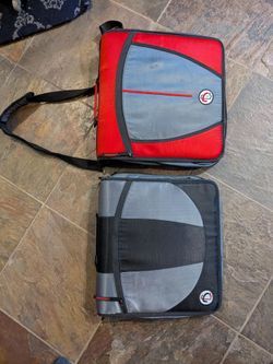 2 zipper binders