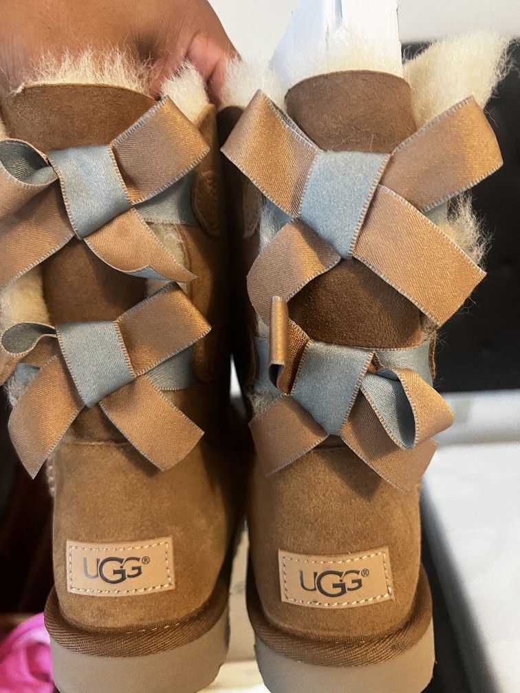 W Bailey Bow Uggs
