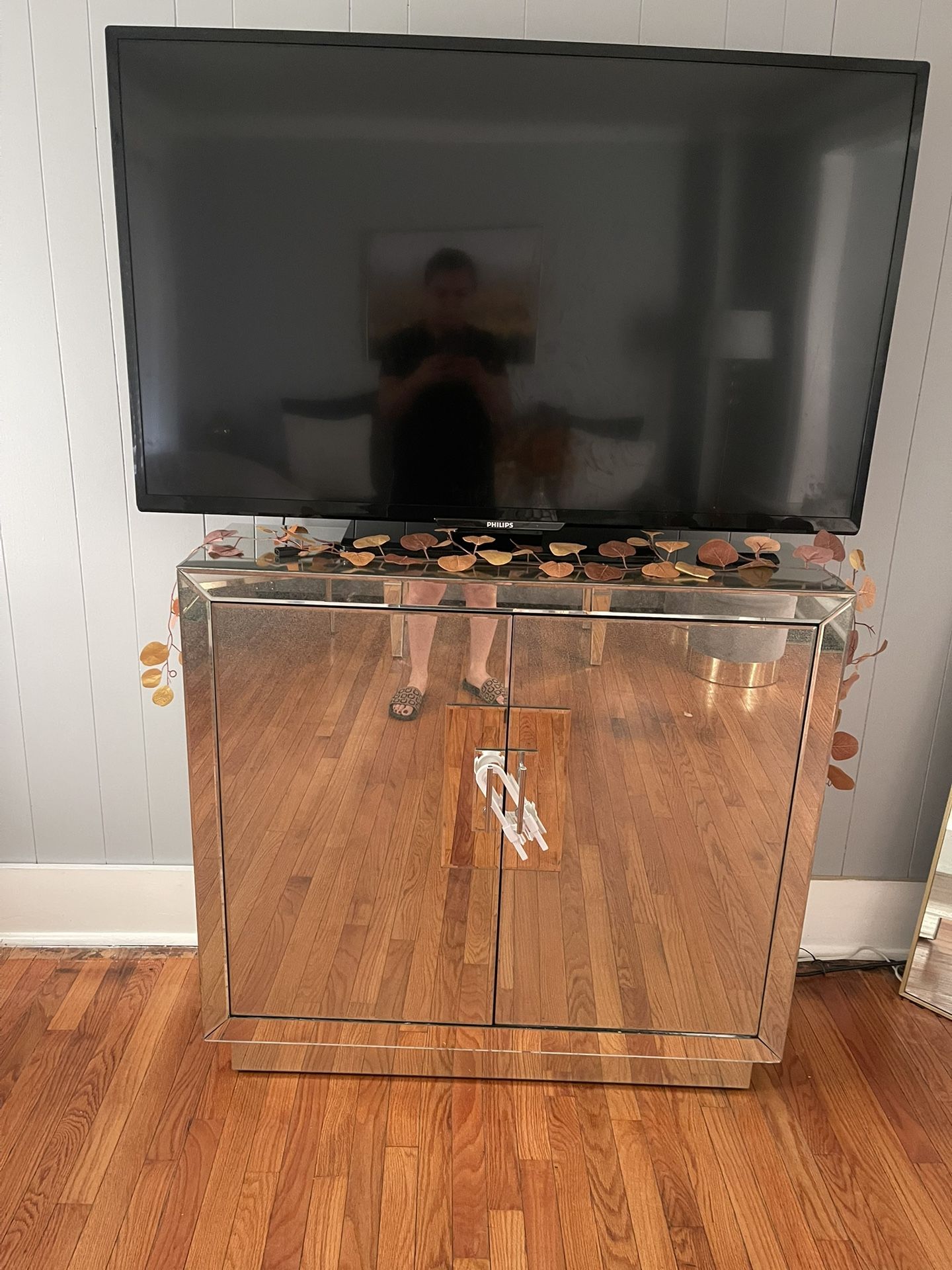 Mirrored Buffet/console Table