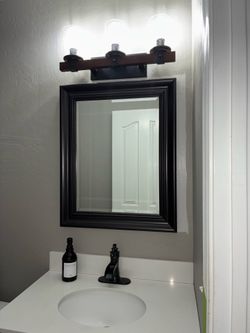 Vanity bathroom lighting