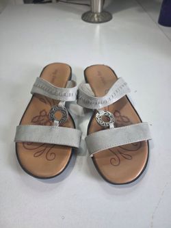 Easy Street women's Talia wedge silver sandal shoes size 8