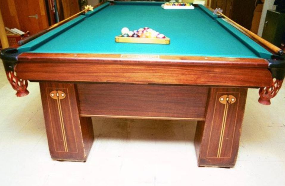 1900's Brunswick Regina Pool Table 9 feet
