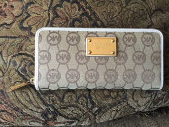 Michael kors wallet