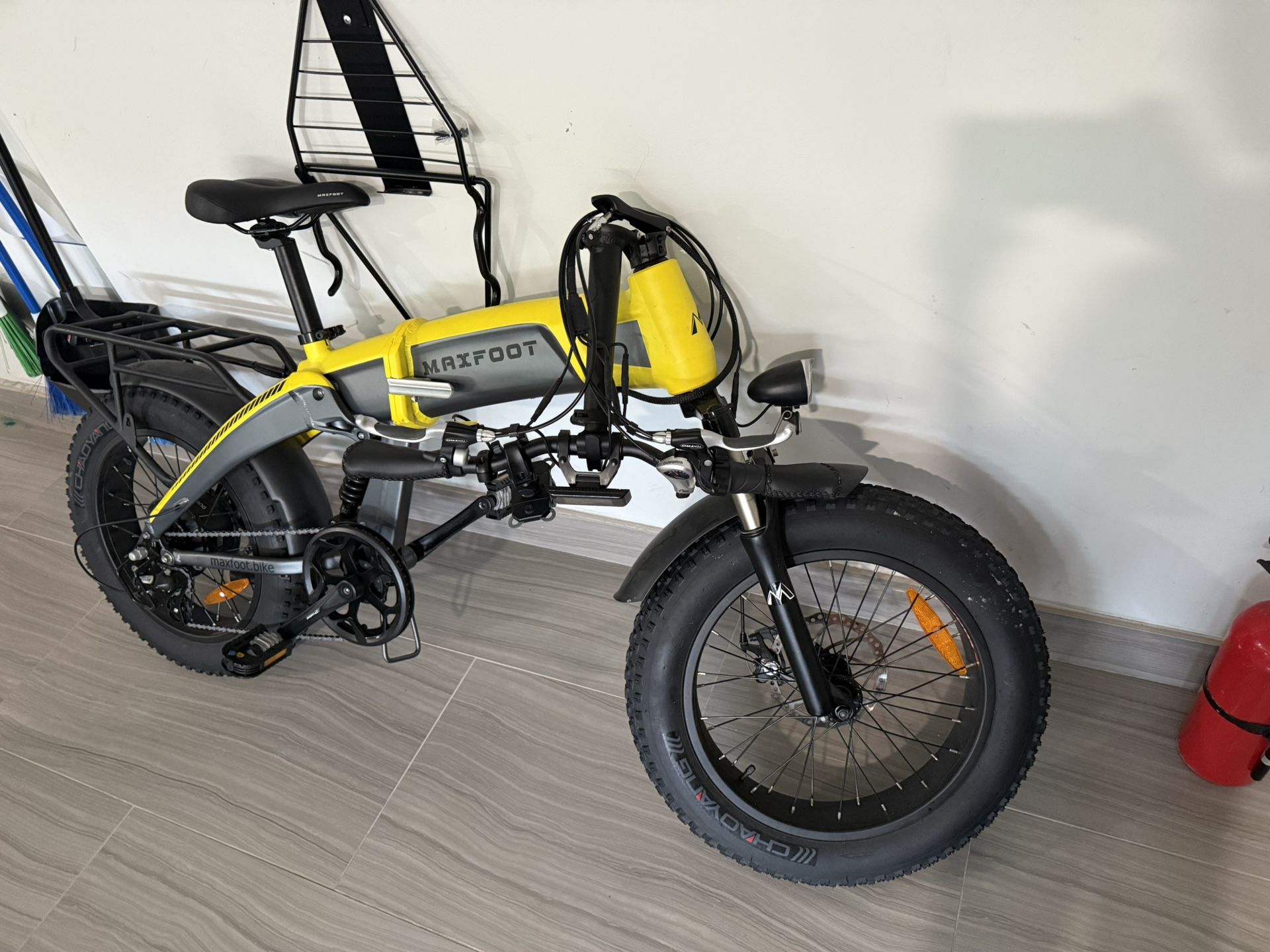 MaxFoot MF-19 Folding Electric Bike – 500W, 60-Mile Range, Fat Tires