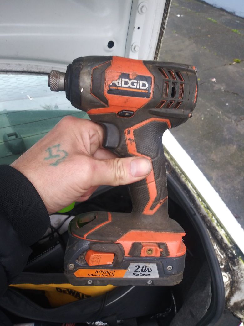 Ridgid R86010B 1/2 In. Compact Impact Wrench W/18v battery
