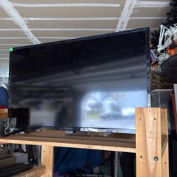 32 Inch Insignia TV