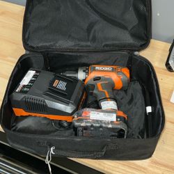 Rigid R860053 Drill Batt & Charger W Carry Case
