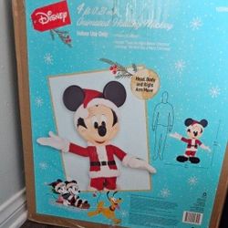 4FT DISNEY MICKEY SANTA ANIMATION