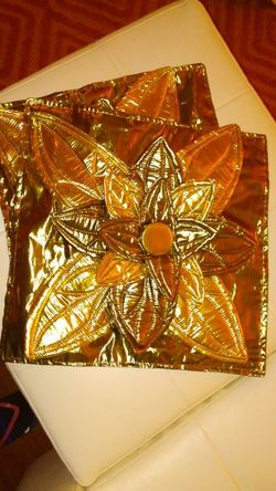 2 gold flower pillow cases
