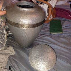 Urn
