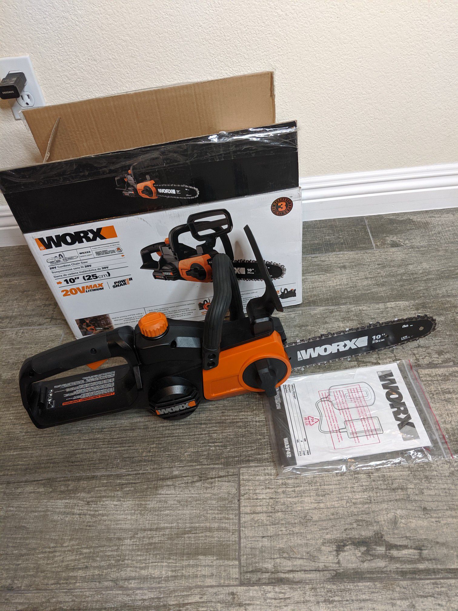 Worx 10" cordless chainsaw with auto tension