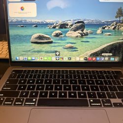 M2 10 core 512GB Macbook Air w/ final Cut, Logic Pro, Davinci free