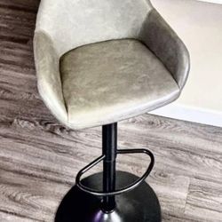 High Chair height is not adjustable Need To Fix