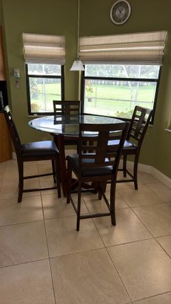 Bistro Table And 4 Chairs