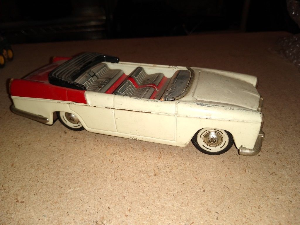 Vintage tin toy car MG magnette collectible