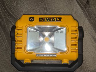 Dewalt 12/20v 1000 Lumen LED Light