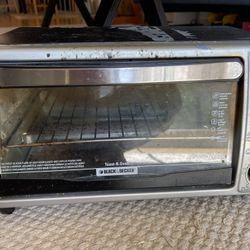 Black & Decker 4-slice Toaster Oven TO1313SBD