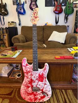 WHITE VEXED BLOOD SPLATTER STRAT GUITAR SCARY LOOKING! BRAND New