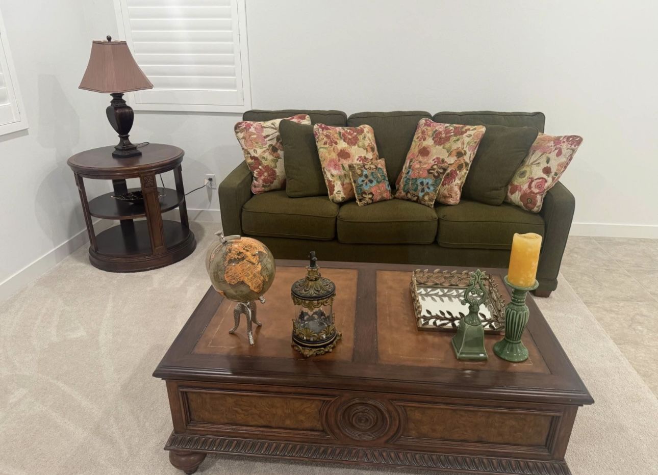 Ethan allen Living Room Set Available For Sale