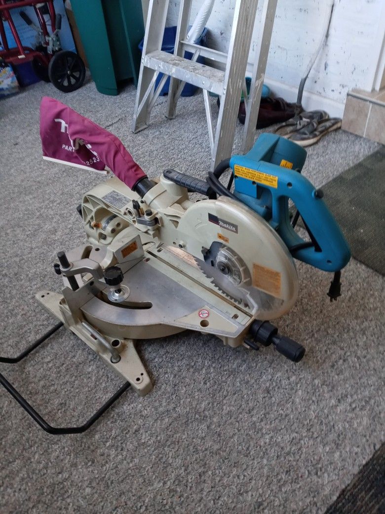 Mitter Saw