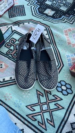 New girls shoes, size one