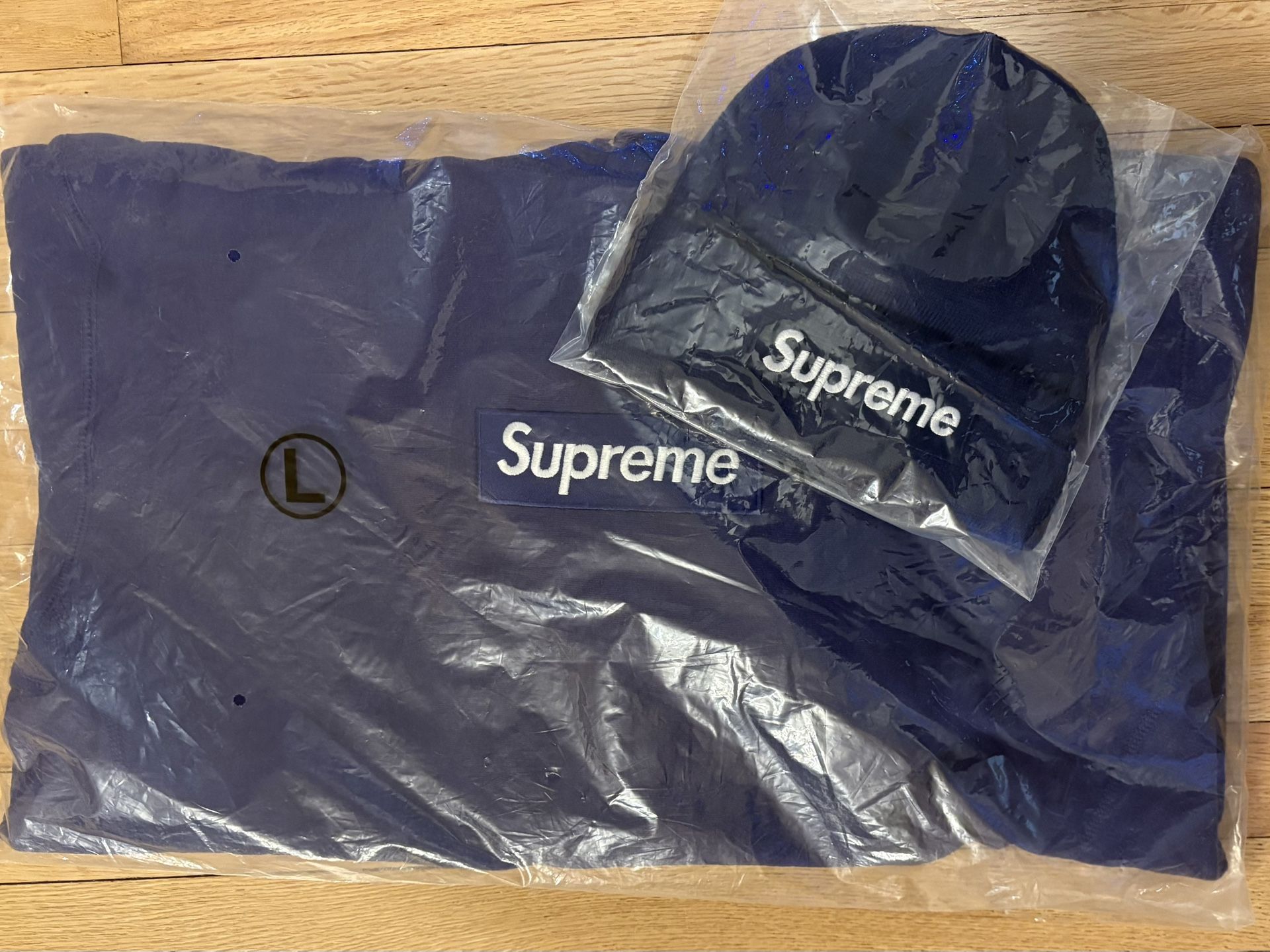 SUPREME BOX LOGO