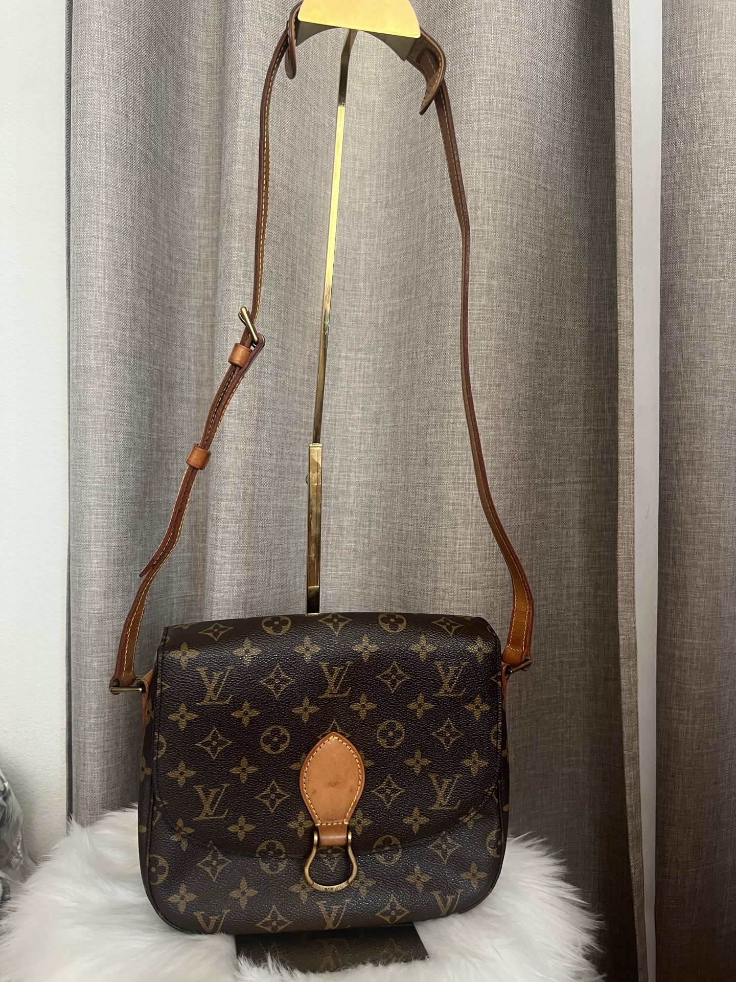 AUTHENTIC LV ST. CLOUD GM