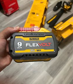 New DEWALT FLEXVOLT 20V/60V MAX 9.0Ah Battery