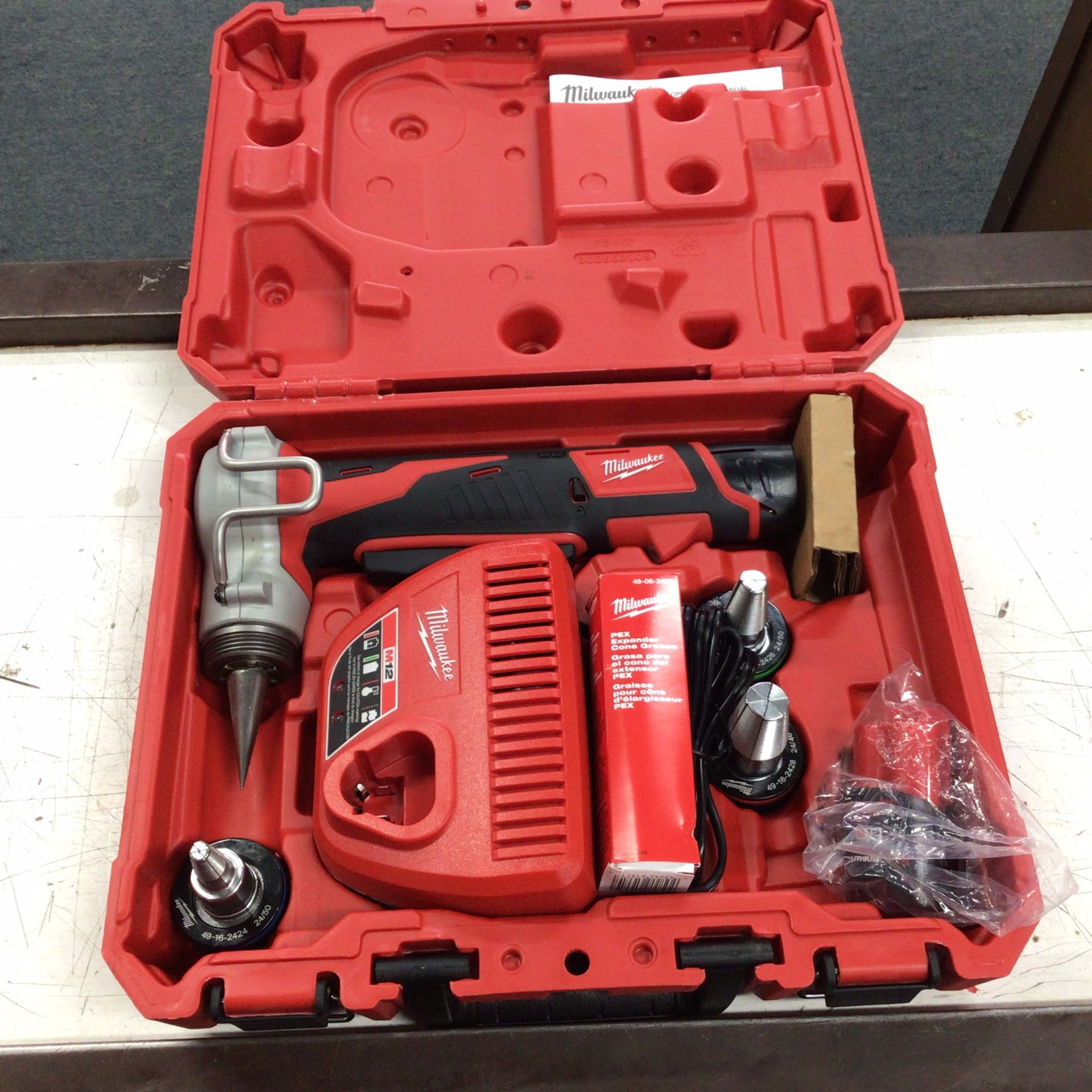 M12 12-Volt Lithium-Ion Cordless PEX Expansion Tool Kit with (2) 1.5 Ah Batteries, (3) Expansion Heads and Hard Case 💵 💳 💵 Cash and Card Accepte
