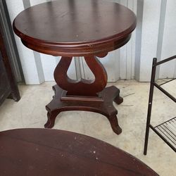 Beautiful Accent End Table For Decoration 