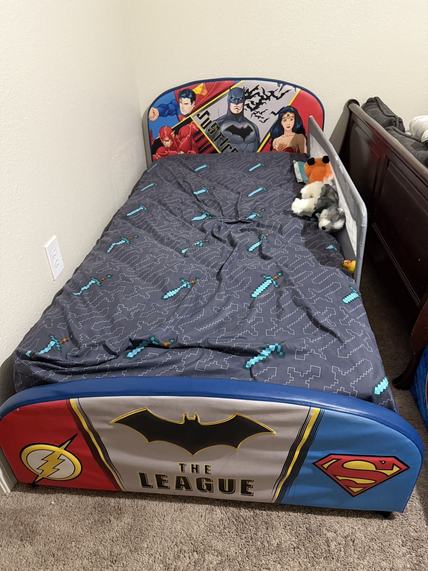 2 Super Hero Twin Bed Frames