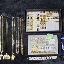 Luxurious Accessories (  DM FOR PRICES   )