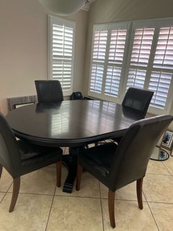 Dining room table and 4 chairs (FREE)